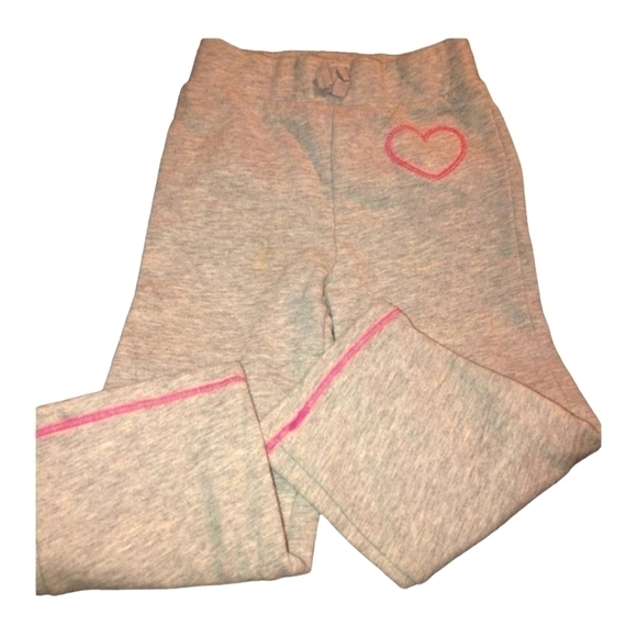 5/$10 Circo size 2T gray sweatpants with pink heart - Picture 1 of 7